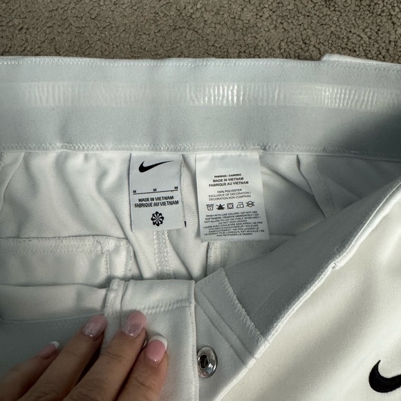 MUST GO MOVING SALE- TODAY ONLY ⚾️⚾️ Nike White Baseball Pants - Picture 5 of 8